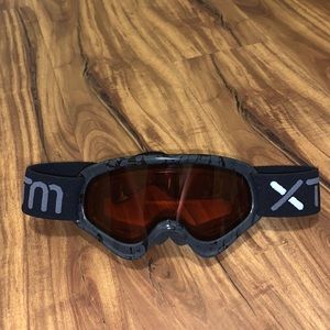 Ski goggles